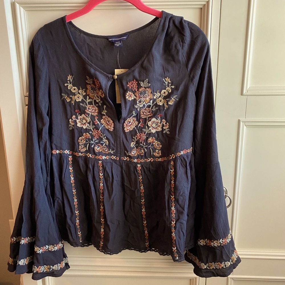 American Eagle top